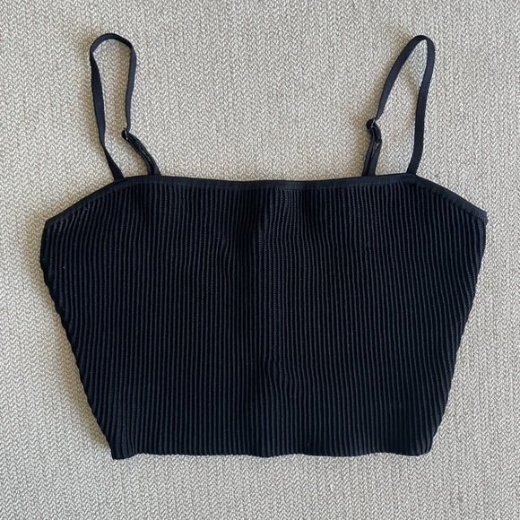 Aritzia Babaton Sculpt Knit Cropped - Picture 5 of 5
